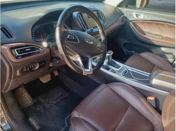 Car image 14