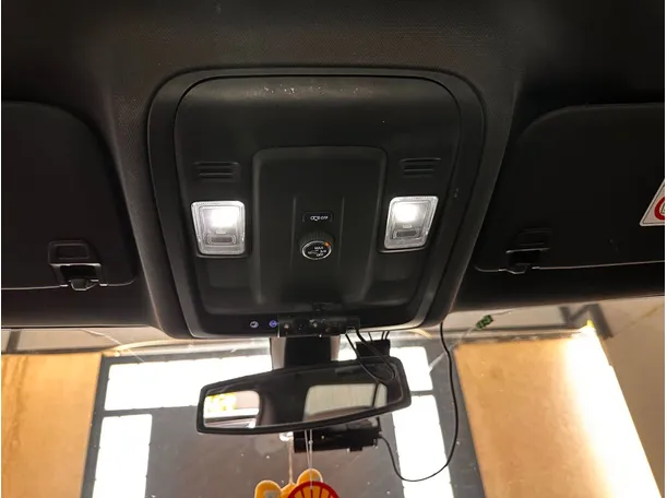 Car image 24