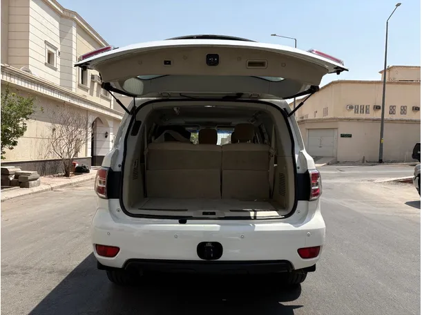Car image 25