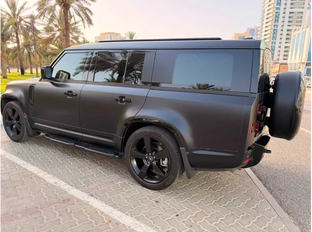 Car image 10