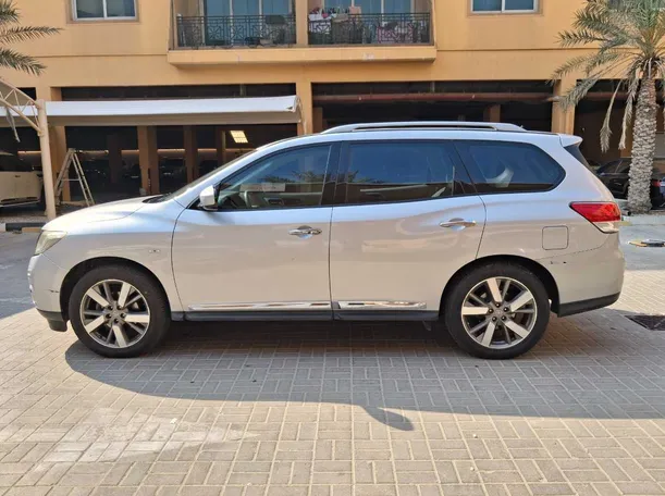 Car image 7