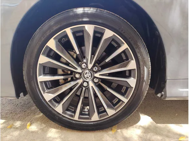 Car image 10