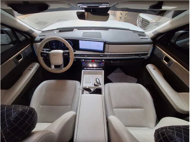 Car image 17