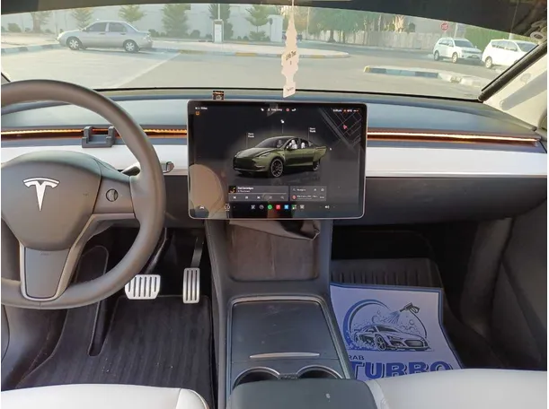 Car image 15