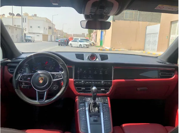 Car image 25