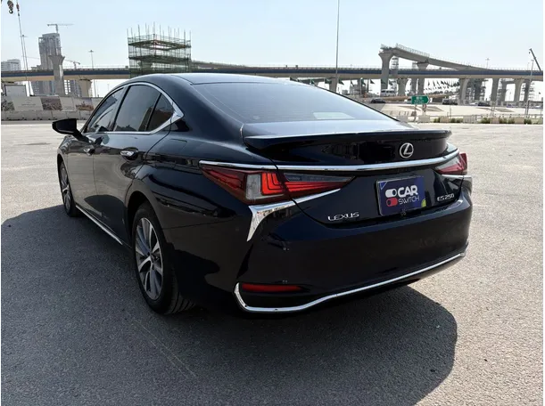 Car image 7