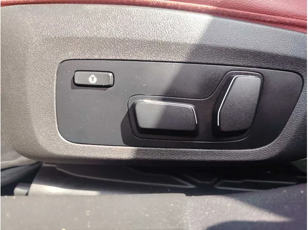 Car image 31
