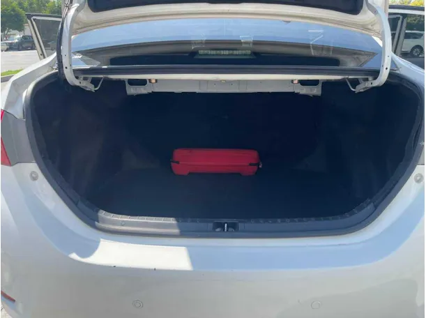 Car image 36