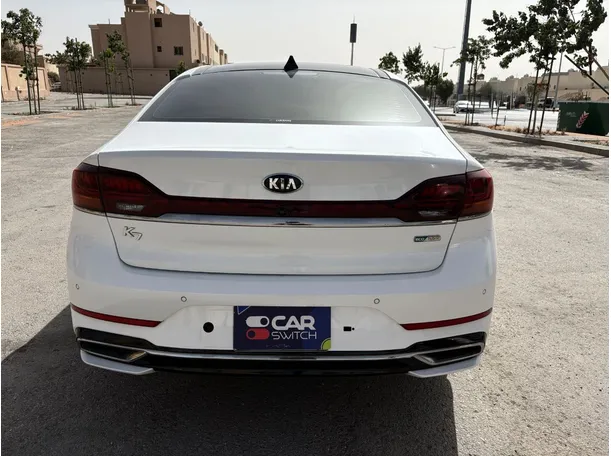 Car image 6