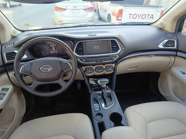 Car image 16