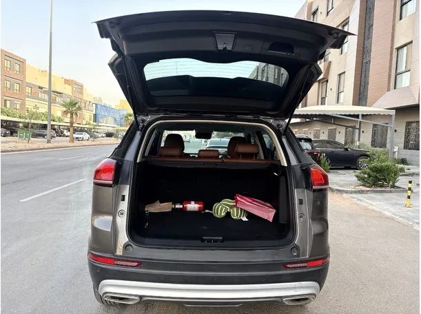 Car image 23