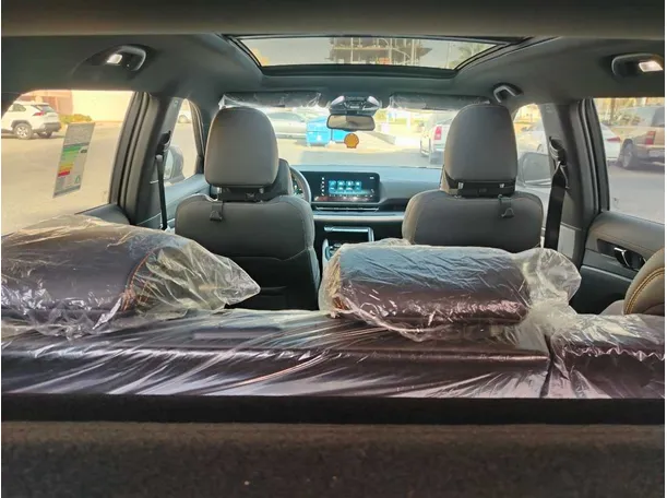 Car image 29