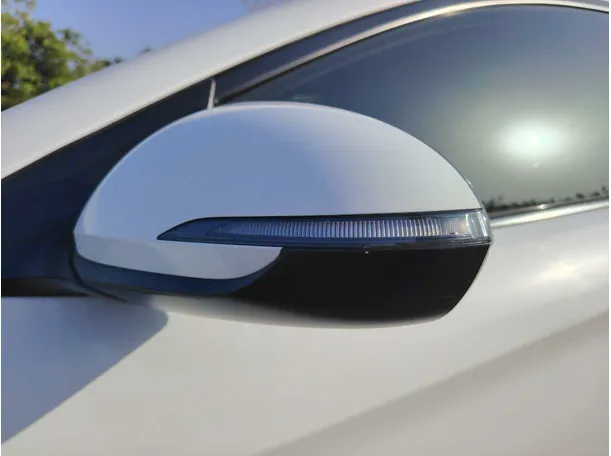 Car image 28
