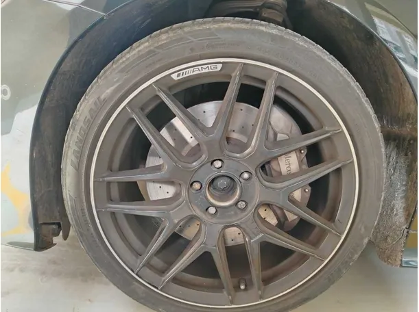 Car image 11