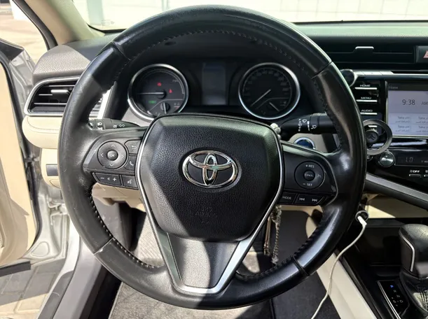 Car image 23