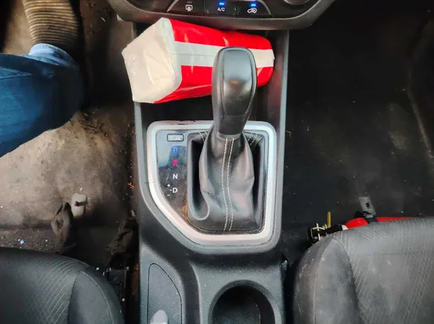 Car image 25