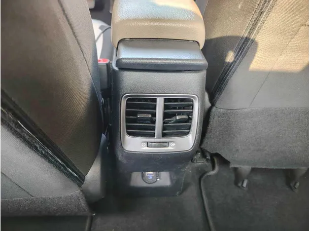 Car image 44