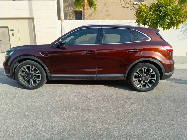 Car image 9