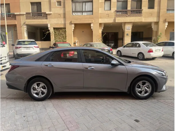 Car image 4
