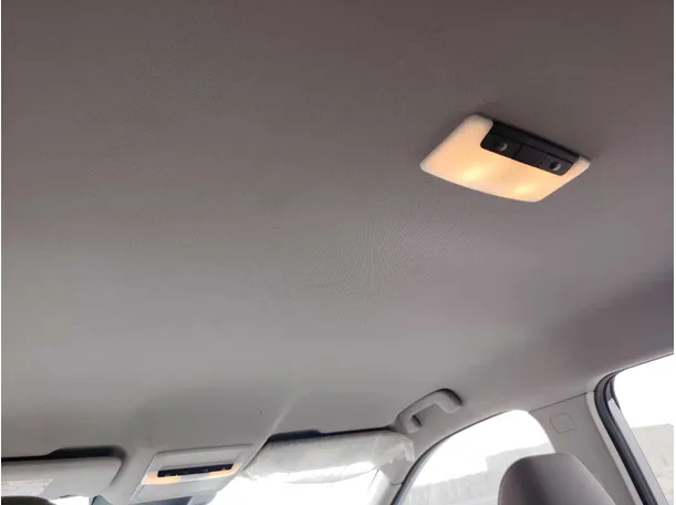 Car image 26