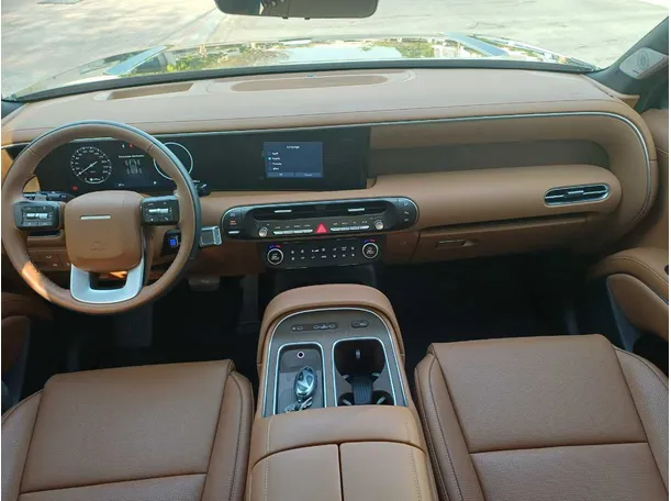 Car image 15