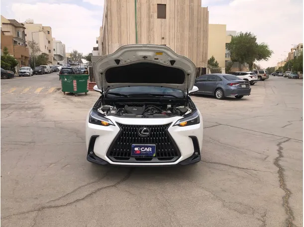 Car image 23