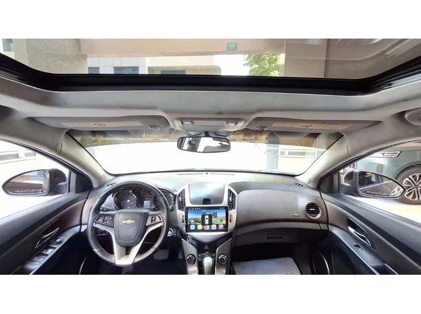 Car image 16