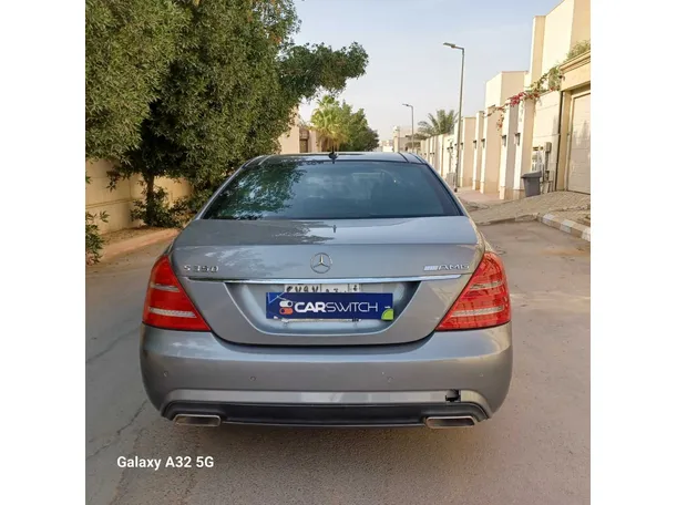 Car image 32