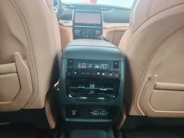 Car image 39