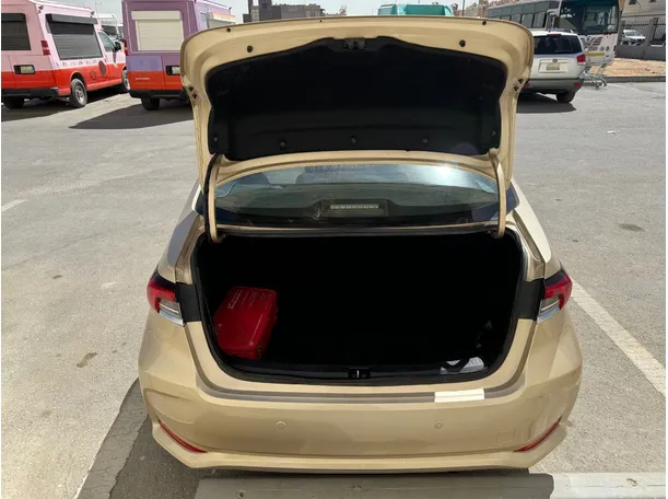 Car image 16