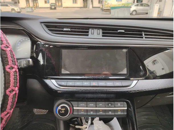Car image 16