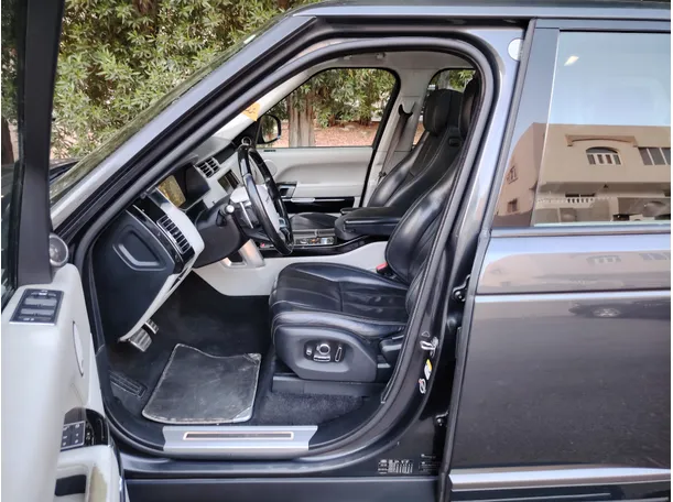 Car image 13