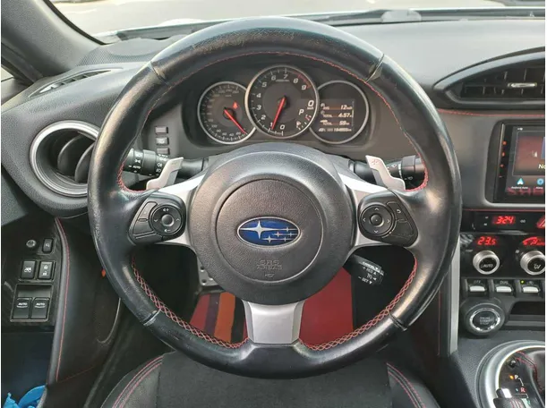 Car image 18
