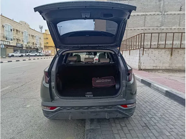Car image 26