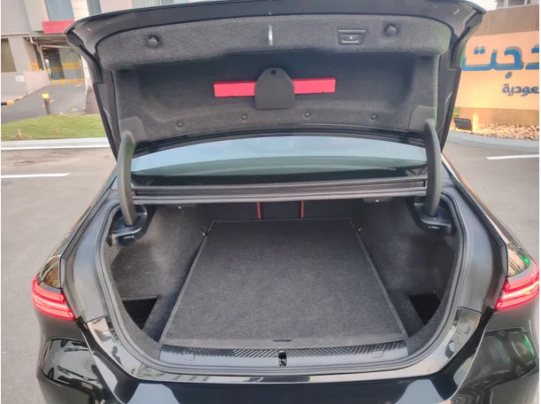Car image 30