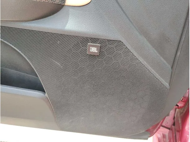 Car image 40