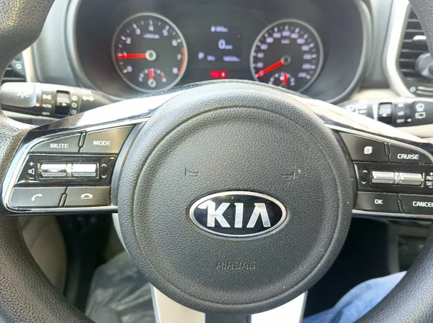Car image 24