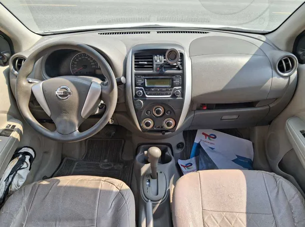 Car image 14