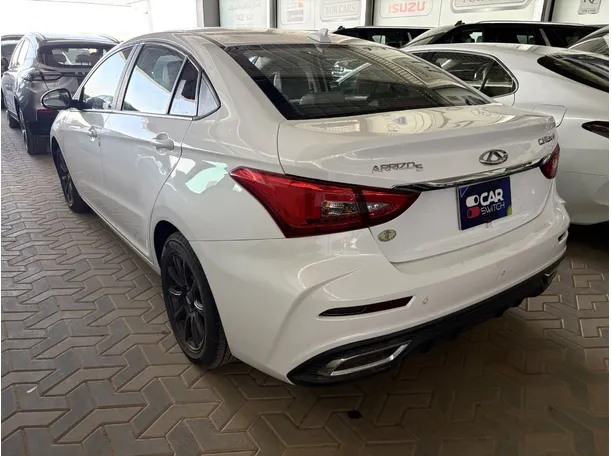 Car image 4