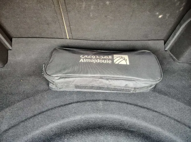 Car image 36