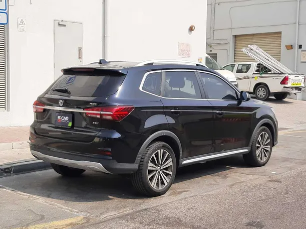 Car image 5