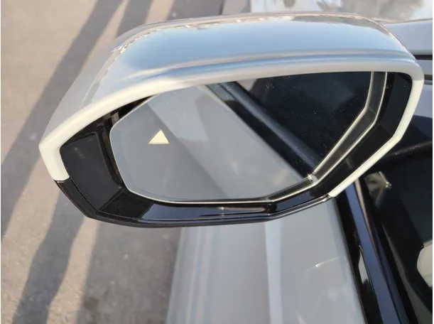 Car image 34