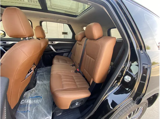 Car image 13