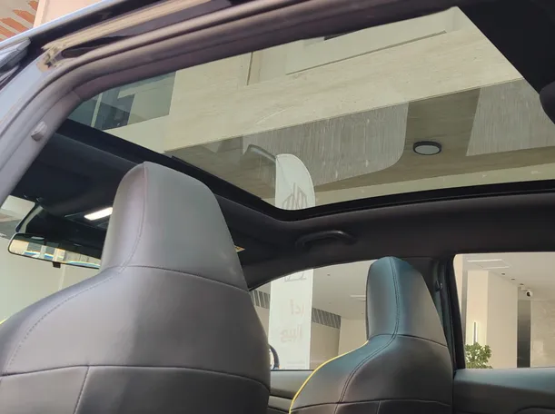 Car image 17