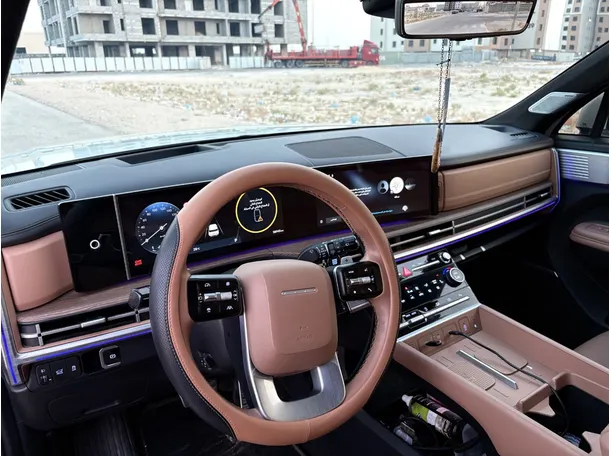 Car image 13