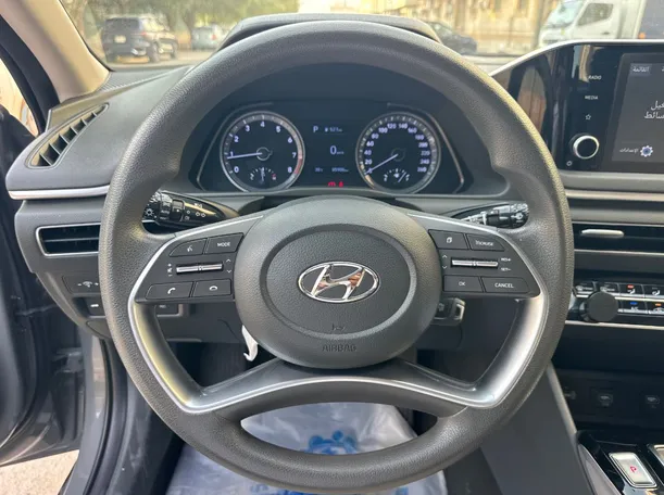 Car image 17