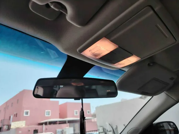 Car image 36