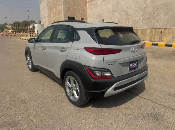 Car image 7