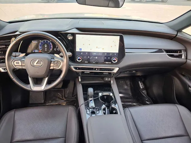 Car image 15