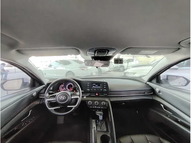Car image 17